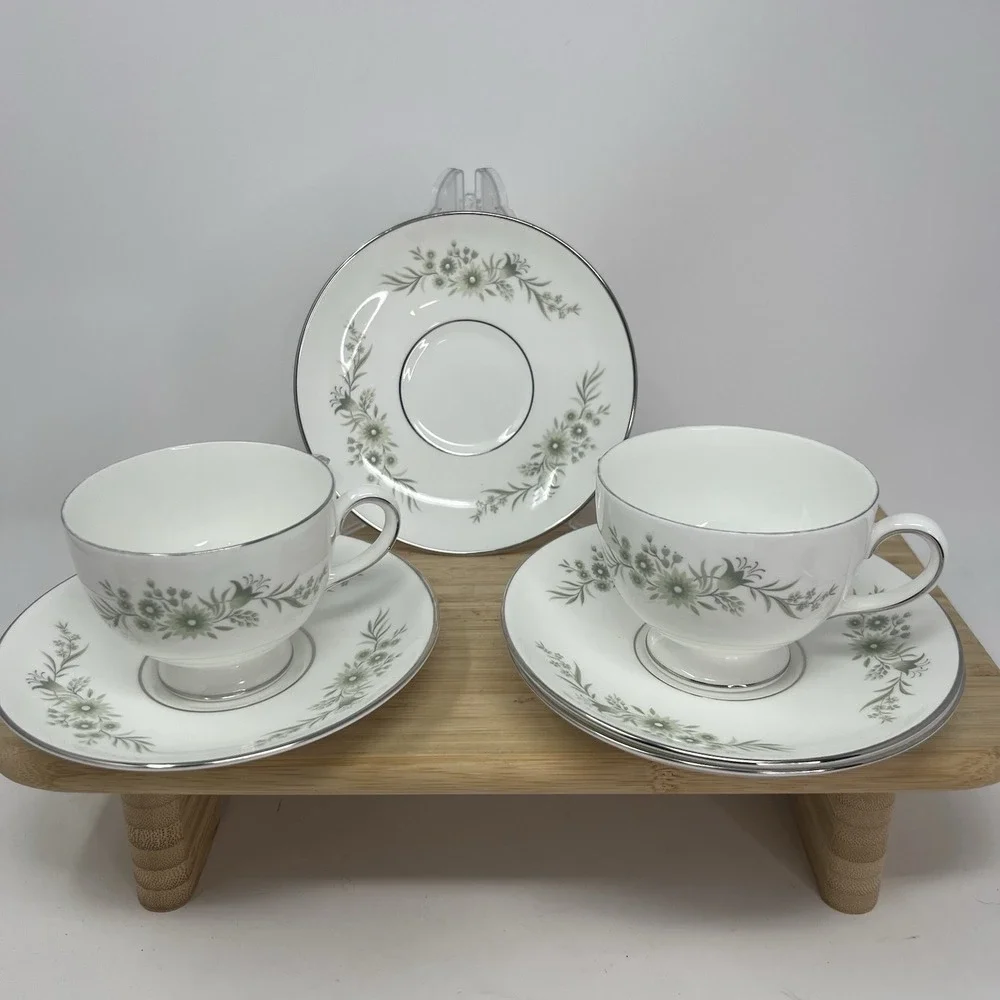 Wedgwood England Westbury Set 4 Saucers‎ 2 Cups Bone China Platinum Green Floral